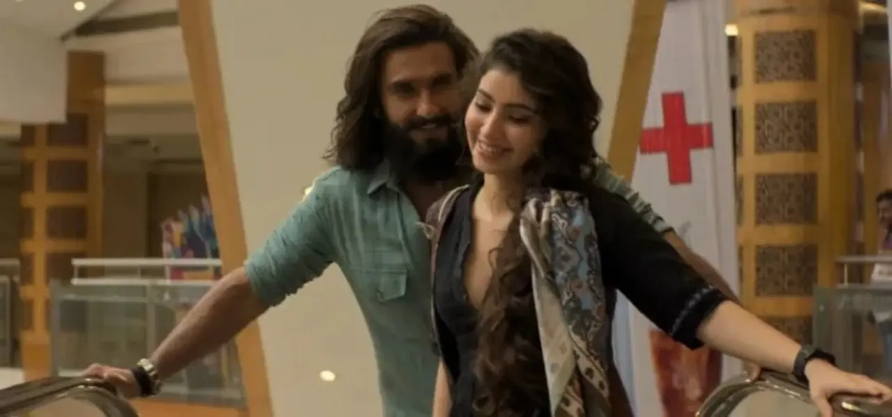 The scenes in the Gehra Hua song where Hamza and Yalina are seen in a mall were shot in Inorbit Mall in Mumbai.